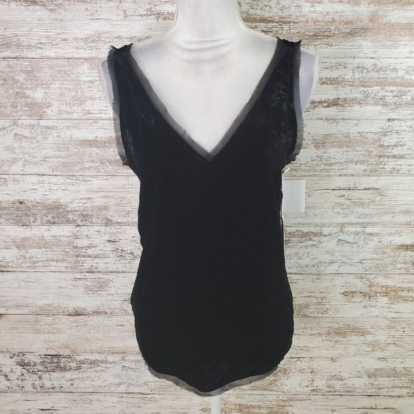Chelsea28 Black Sleeveless V-Neck Crushed Velvet Top Size Small - Picture 4 of 8
